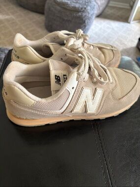 New Balance Cream/Tan Suede Mesh Trainers